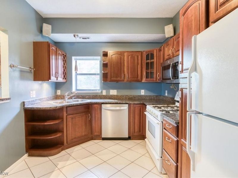 11014 Detroit Avenue, Unit 5, Cleveland, OH 44102 Photo 7