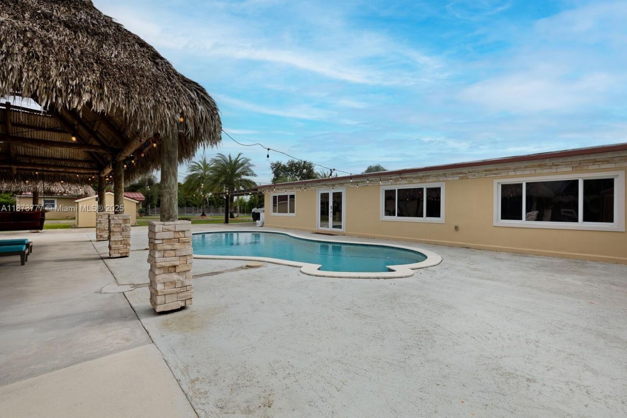 20100 SW 182nd Ave, Miami, FL 33187 Photo