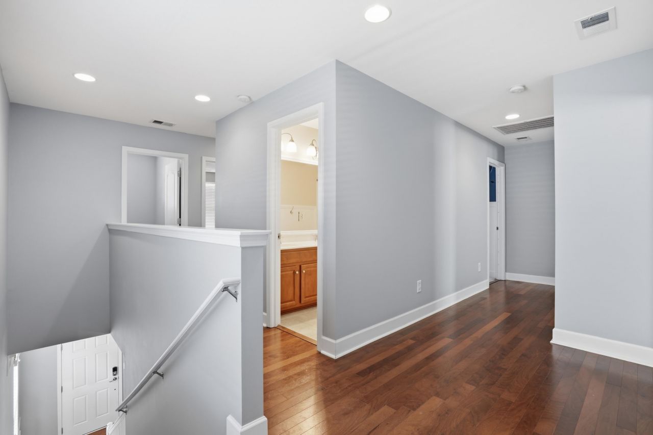 225 Berwick Drive Photo 10