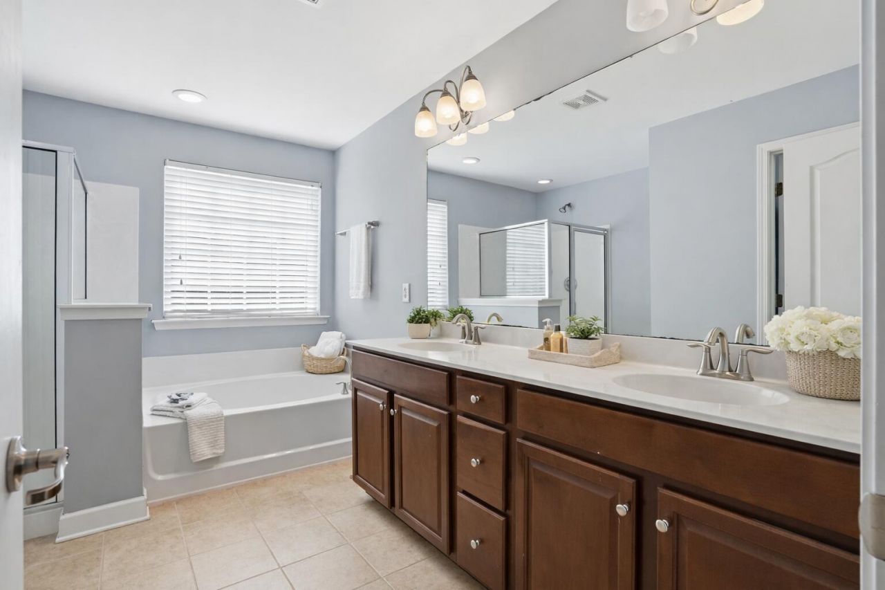 225 Berwick Drive Photo 16