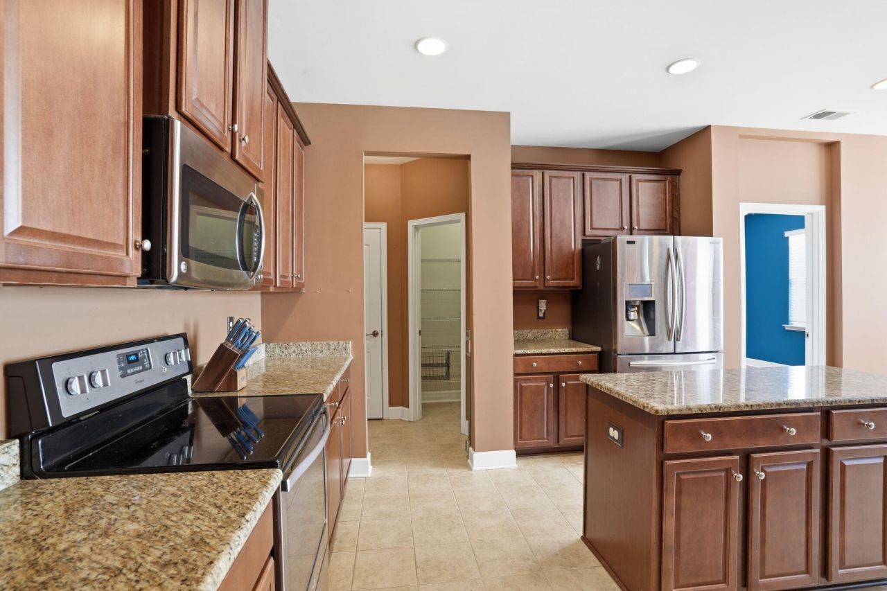 225 Berwick Drive Photo 7