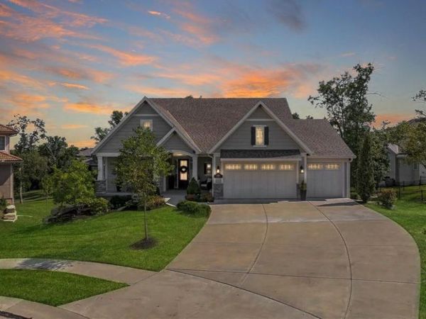 9259 Deer Run Street, Lenexa, KS 66220