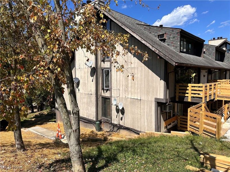 1561 Treetop Trail, Unit B, Akron, OH 44313 Photo 11