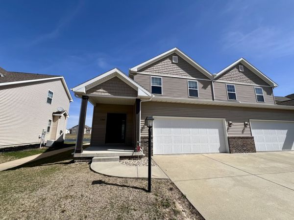 1320 Myrtle Beach Avenue, Champaign, IL 61822