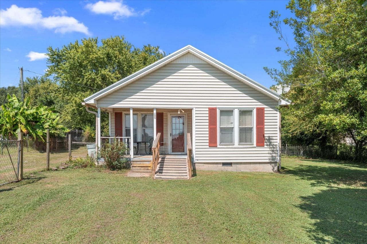 412 E College St, Summertown, TN 38483 Main Photo