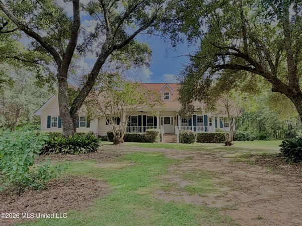 299 Quitman Perry Road, Carriere, MS 39426