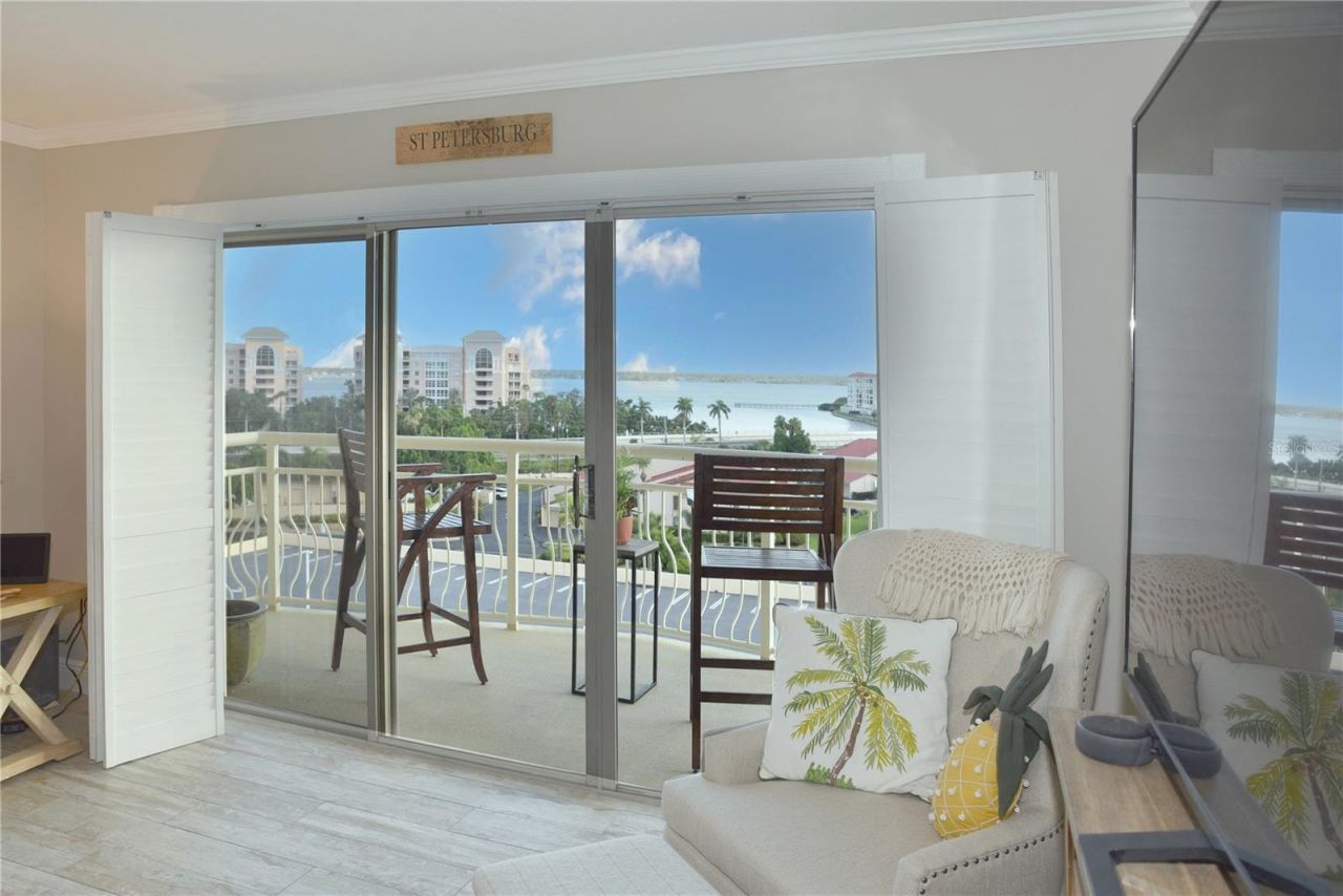 4900 Brittany Drive S, Unit 811, Saint Petersburg, FL 33715 Photo