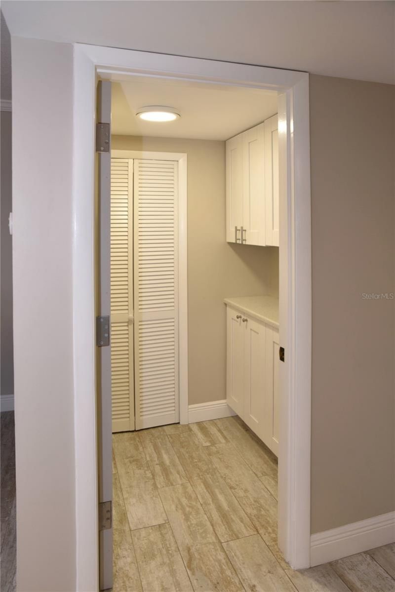 4900 Brittany Drive S, Unit 811, Saint Petersburg, FL 33715 Photo