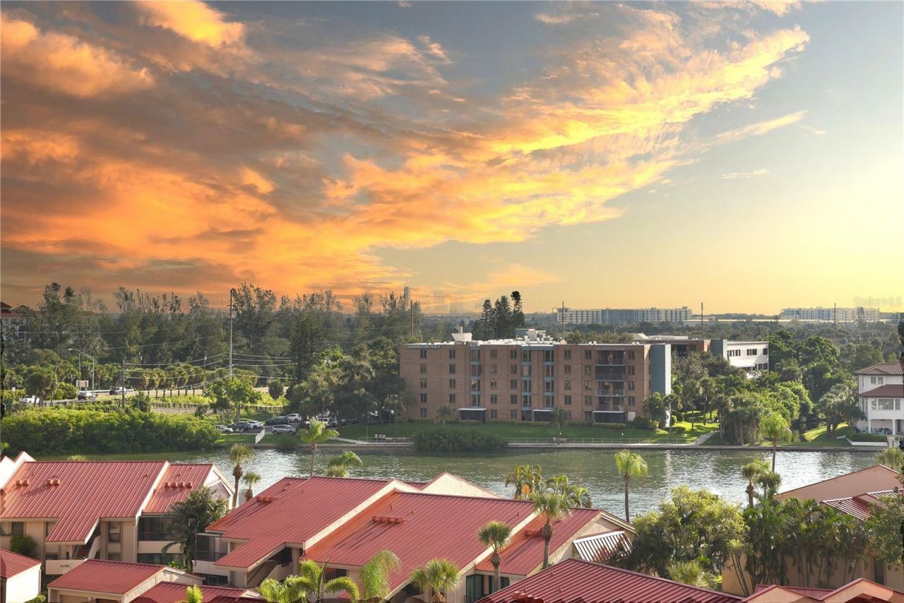 4900 Brittany Drive S, Unit 811, Saint Petersburg, FL 33715 Photo