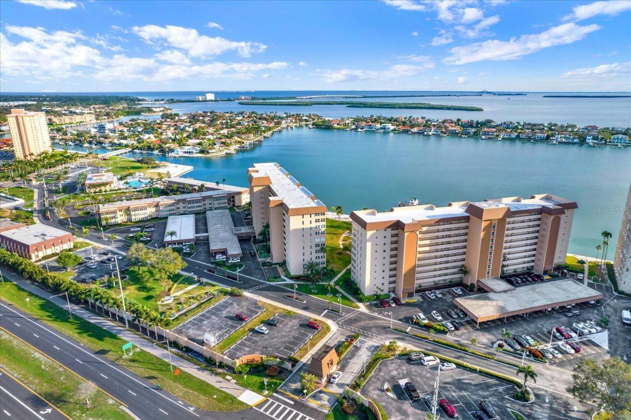 4900 Brittany Drive S, Unit 811, Saint Petersburg, FL 33715 Photo