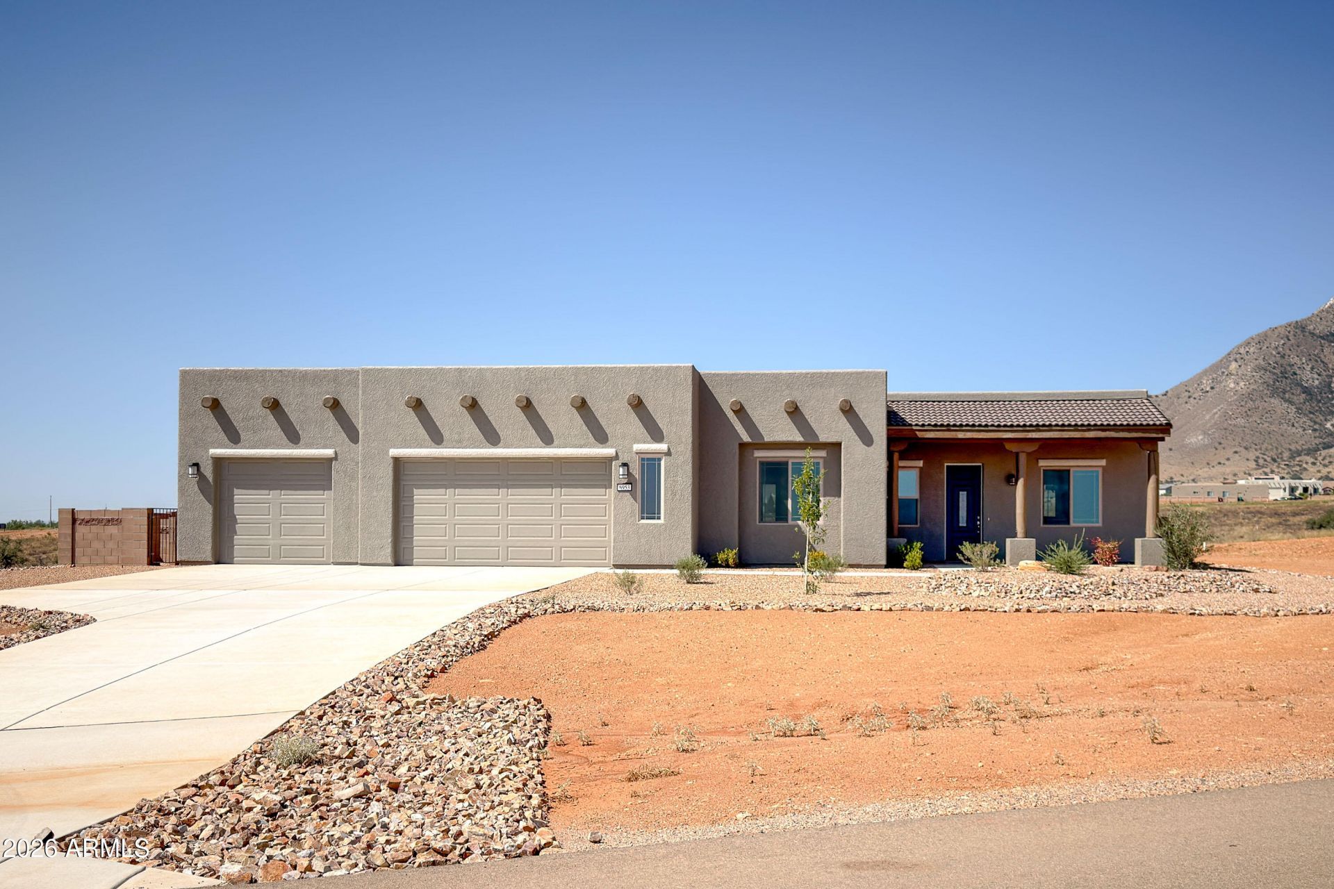 6953 E Vaquero Circle, Hereford, AZ 85615