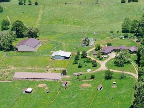 2231 W Highway, Thayer, MO 65791