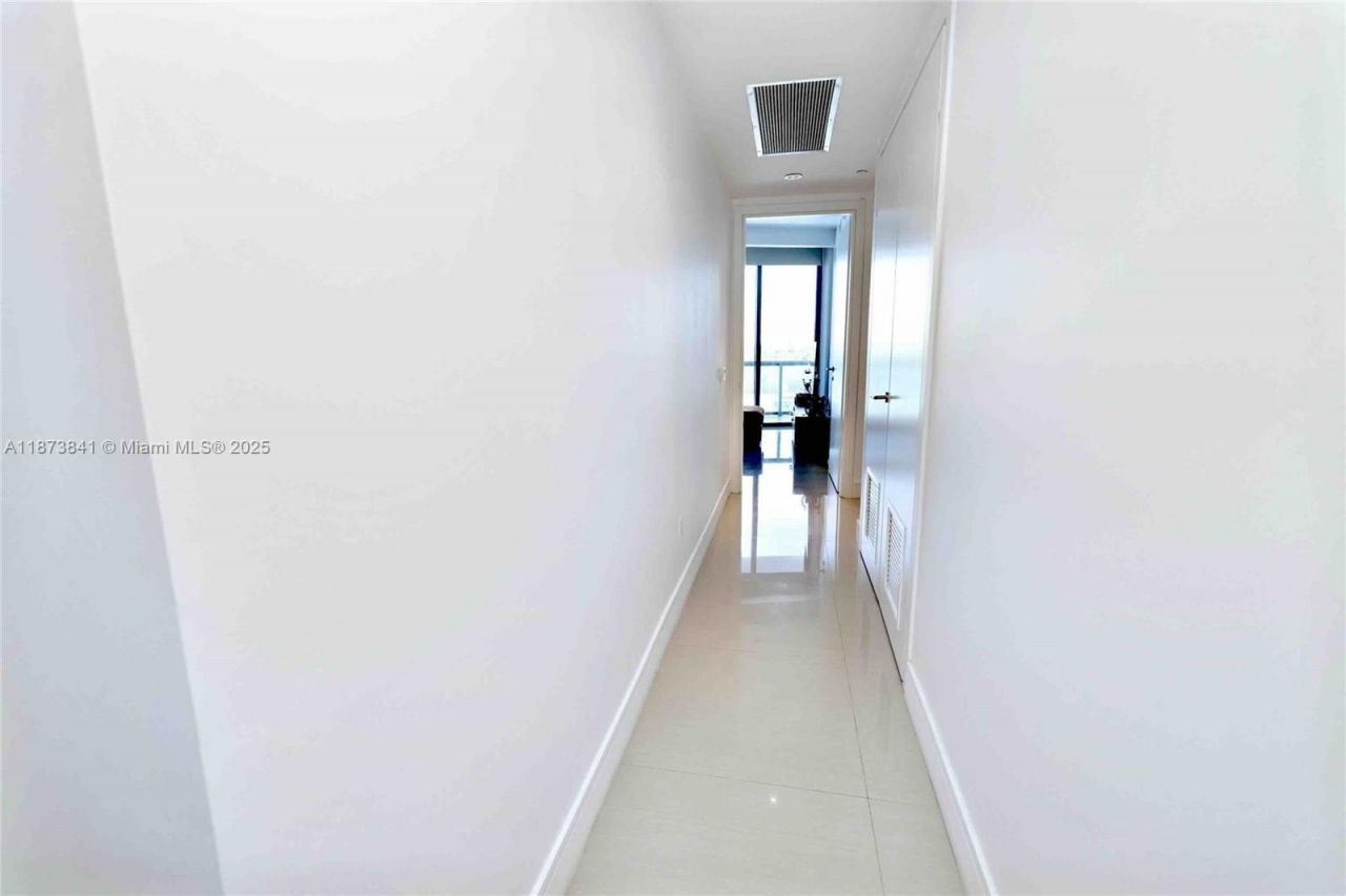 3250 NE 188th St, Unit 502, Aventura, FL 33180 Photo