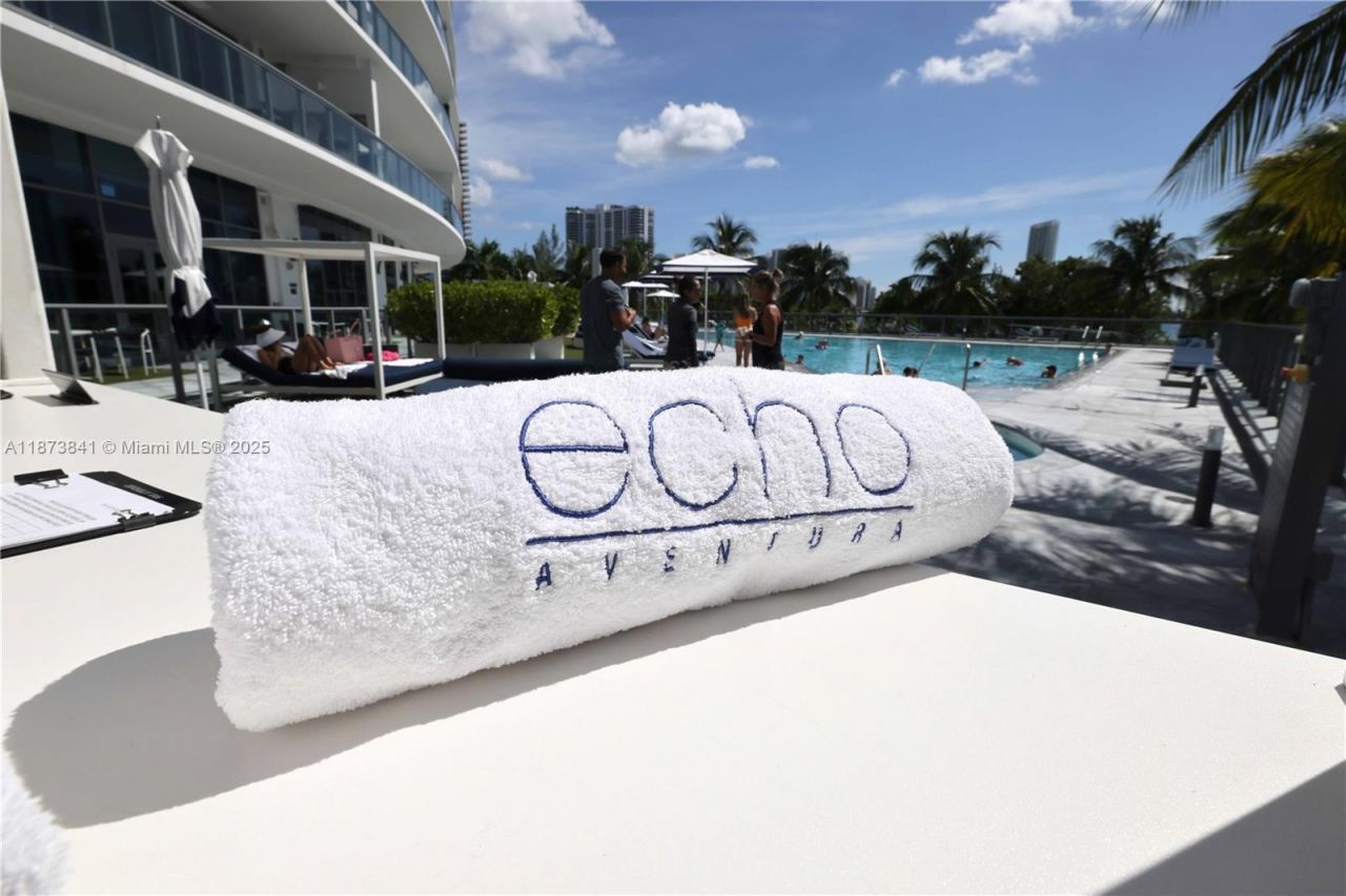 3250 NE 188th St, Unit 502, Aventura, FL 33180 Photo