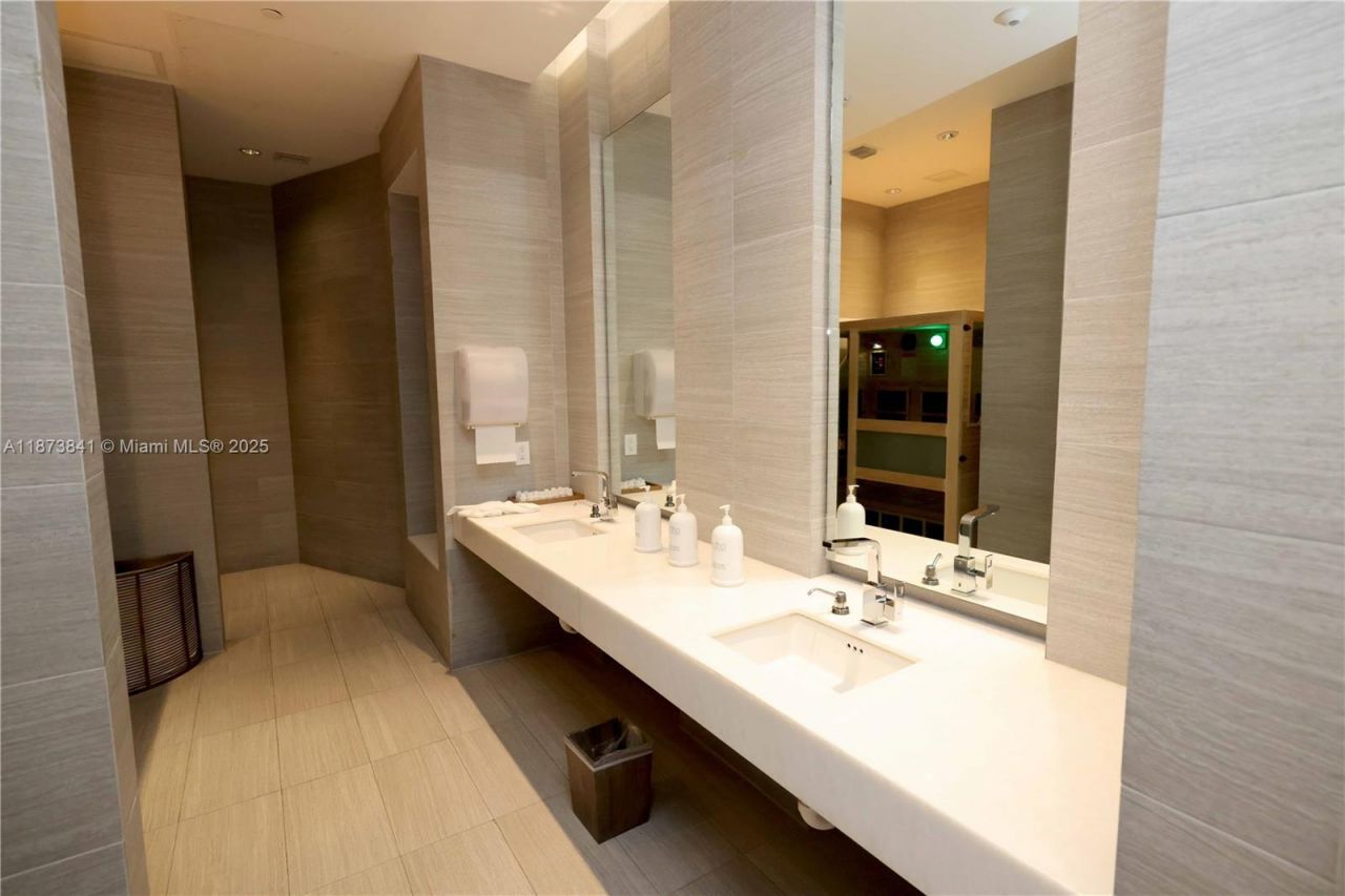 3250 NE 188th St, Unit 502, Aventura, FL 33180 Photo