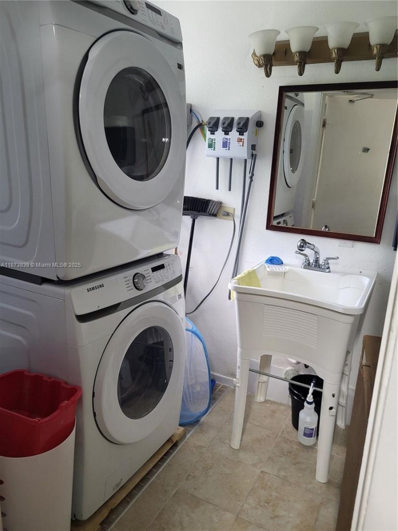 3621 NW 90th Ter, Sunrise, FL 33351 Photo