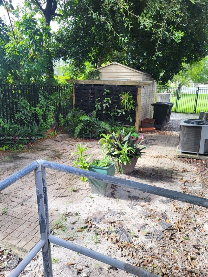 3621 NW 90th Ter, Sunrise, FL 33351 Photo