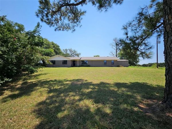 2100 E FM 4, Cleburne, TX 76031