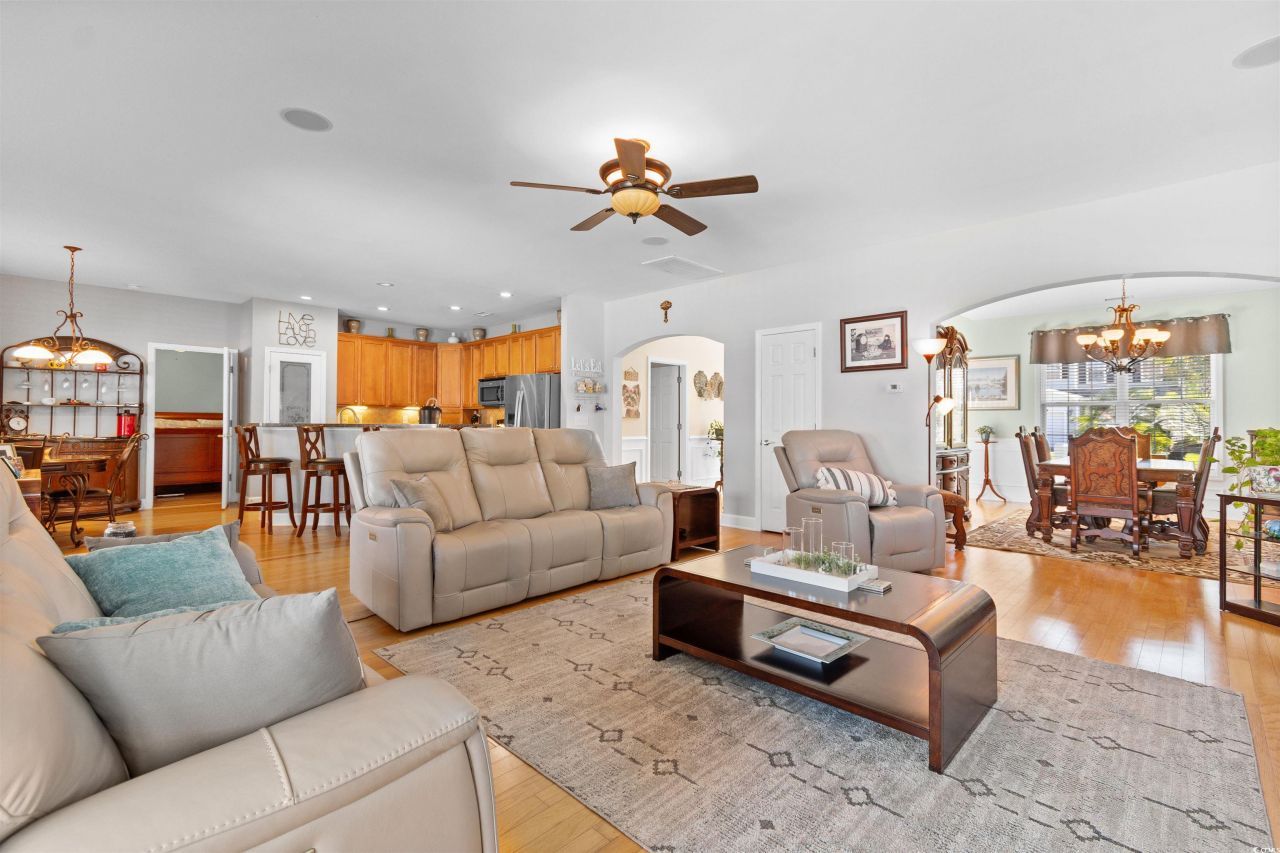 519 Heritage Point Dr. Photo 4