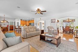 519 Heritage Point Dr. photo 4