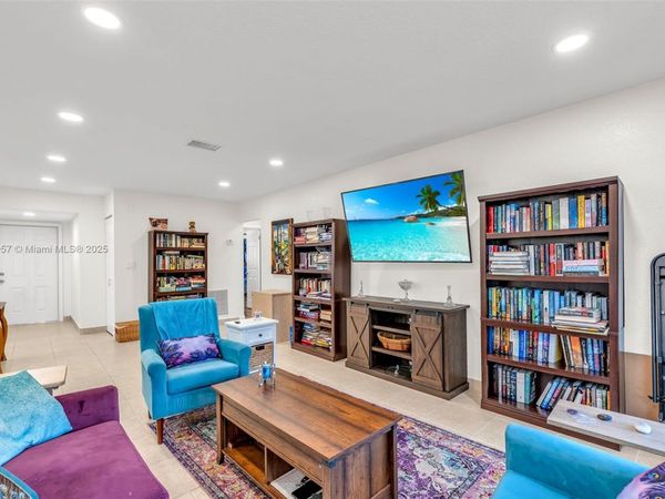 4514 NW 20th St, Unit 477, Coconut Creek, FL 33066