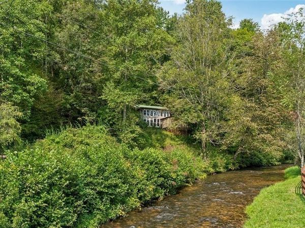 535 HIDDEN VALLEY Trail, Ellijay, GA 30540