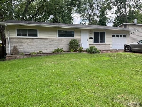 1980 Parker Road, Florissant, MO 63033
