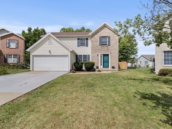 23 Breckenwood Court, Bloomington, IL 61704