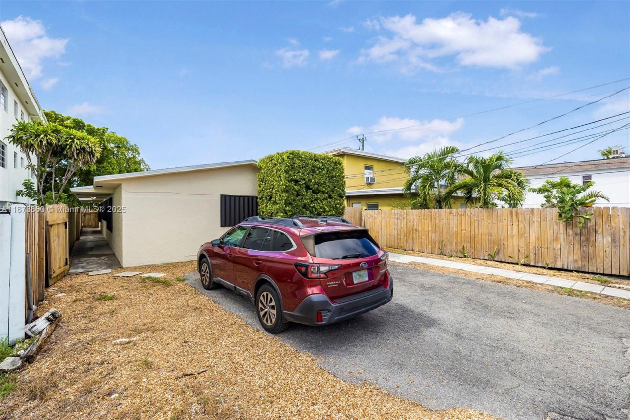 2033 Dewey St, Hollywood, FL 33020 Photo