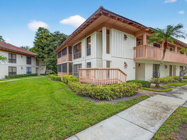 134 Brackenwood Road, Palm Beach Gardens, FL 33418