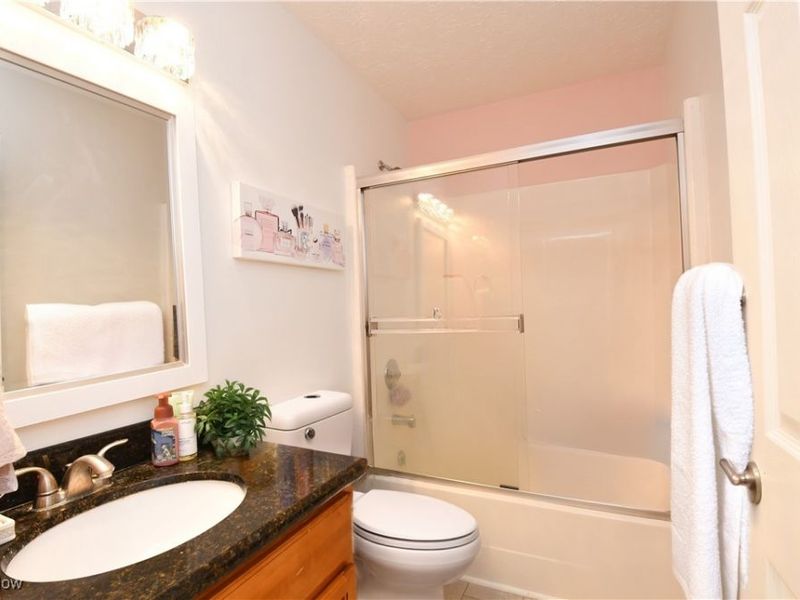 4685 Mayfield Road, Unit F, Cleveland, OH 44121 Photo 11