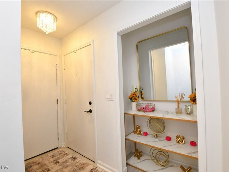 4685 Mayfield Road, Unit F, Cleveland, OH 44121 Photo 2