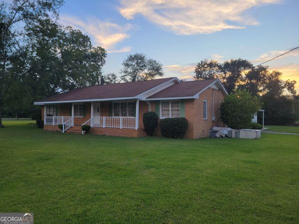 139 Moore Street N, Willacoochee, GA 31650