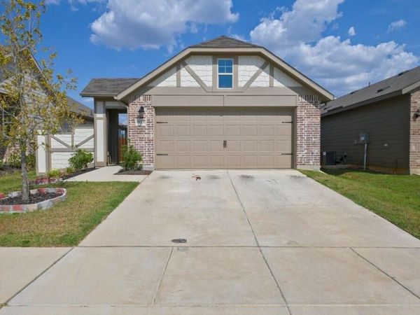 933 King Street, Aubrey, TX 76227