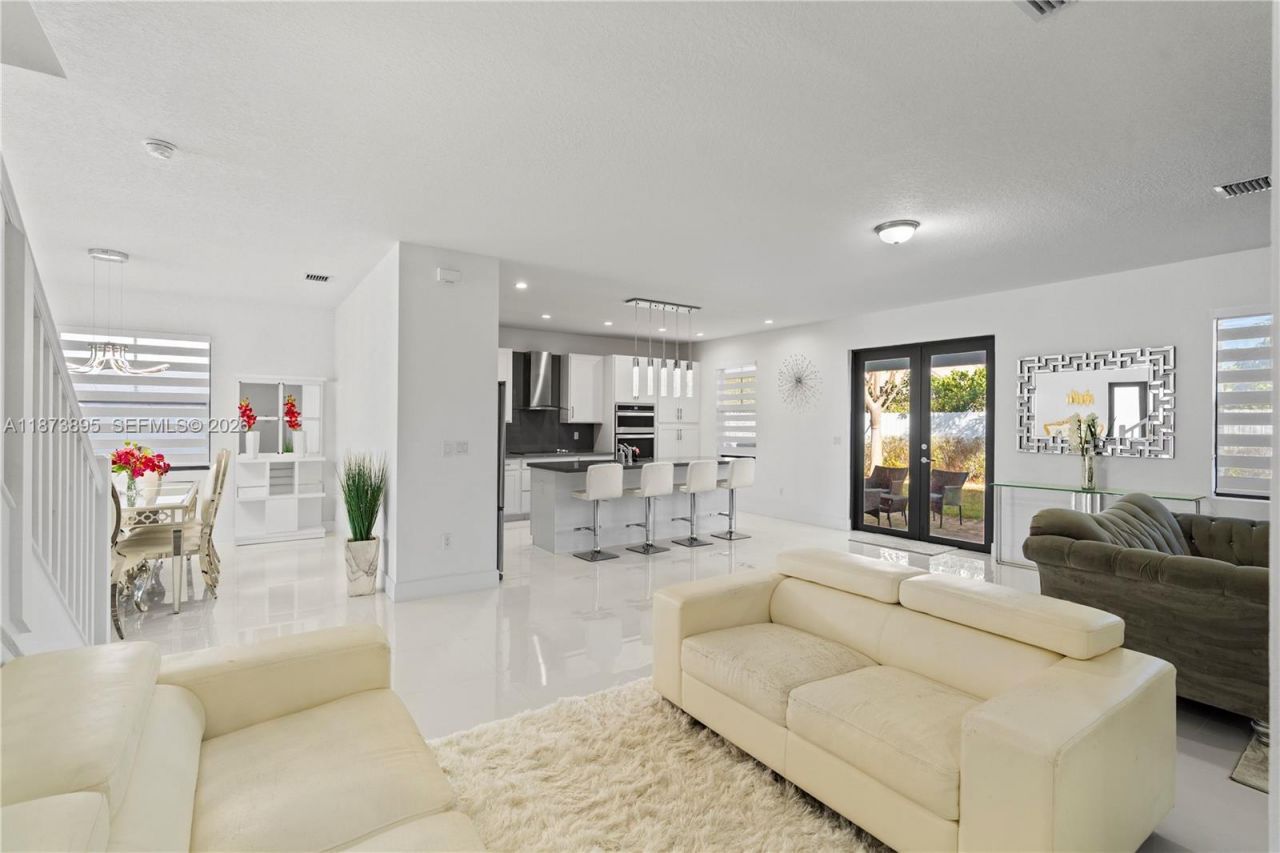 14841 SW 39th Ter, Miami, FL 33185 Photo