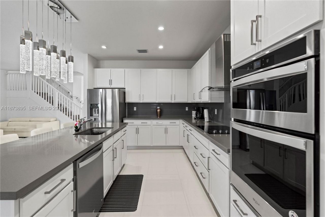 14841 SW 39th Ter, Miami, FL 33185 Photo