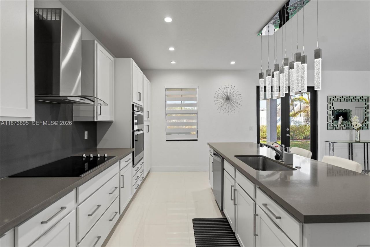 14841 SW 39th Ter, Miami, FL 33185 Photo