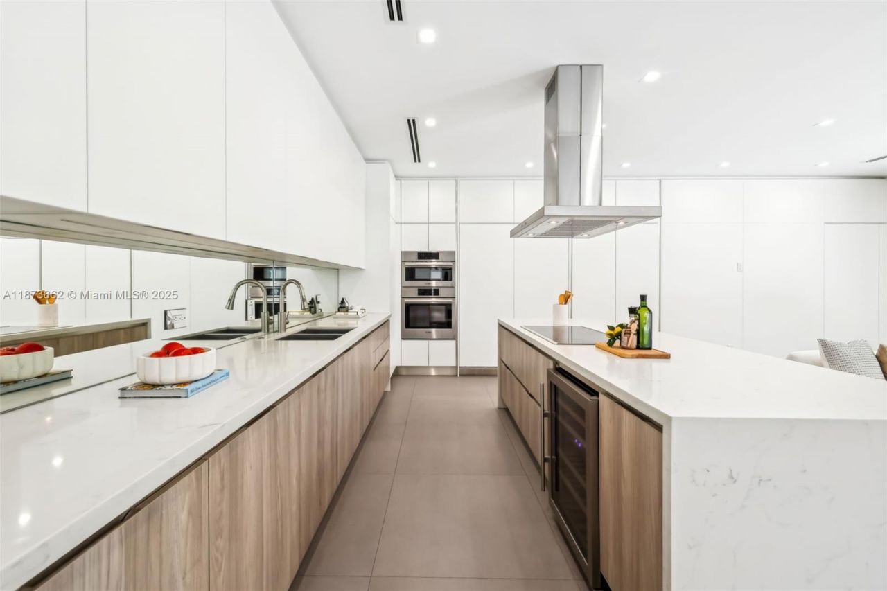 425 Harbor Dr, Key Biscayne, FL 33149 Photo