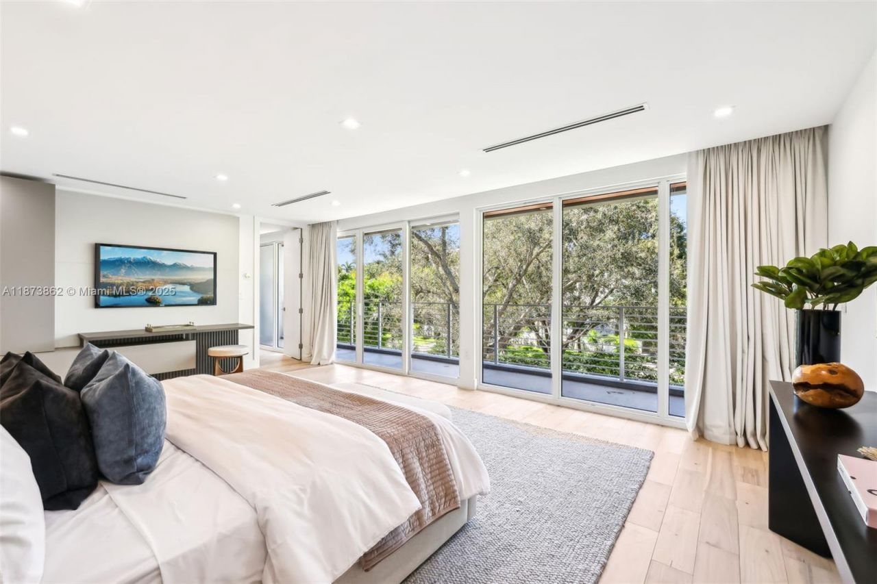 425 Harbor Dr, Key Biscayne, FL 33149 Photo