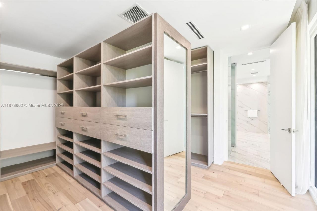 425 Harbor Dr, Key Biscayne, FL 33149 Photo