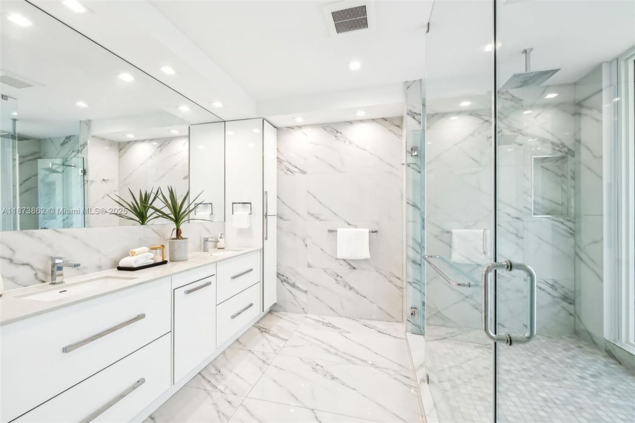 425 Harbor Dr, Key Biscayne, FL 33149 Photo