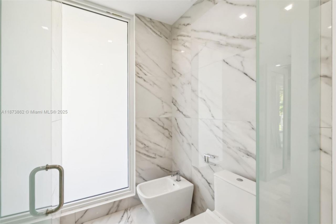 425 Harbor Dr, Key Biscayne, FL 33149 Photo