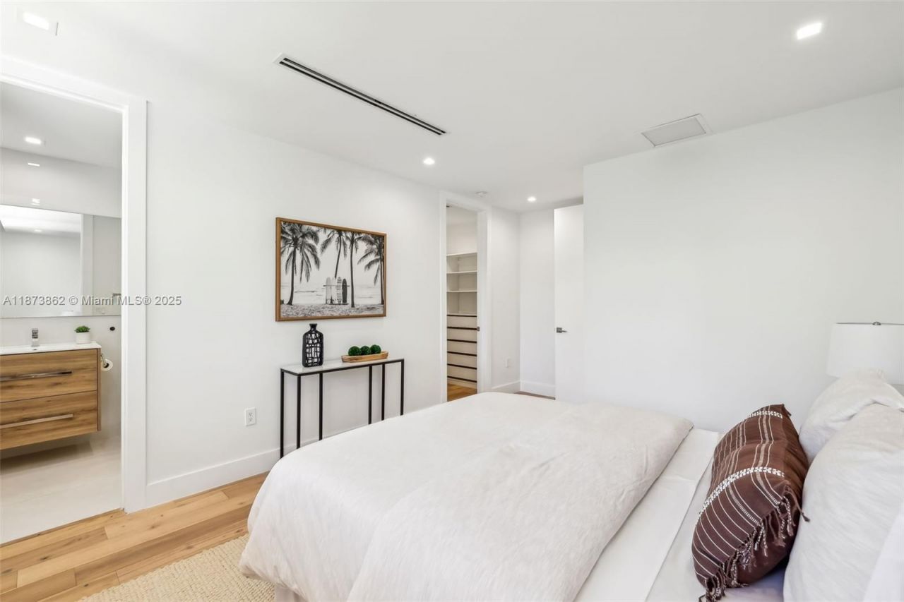 425 Harbor Dr, Key Biscayne, FL 33149 Photo