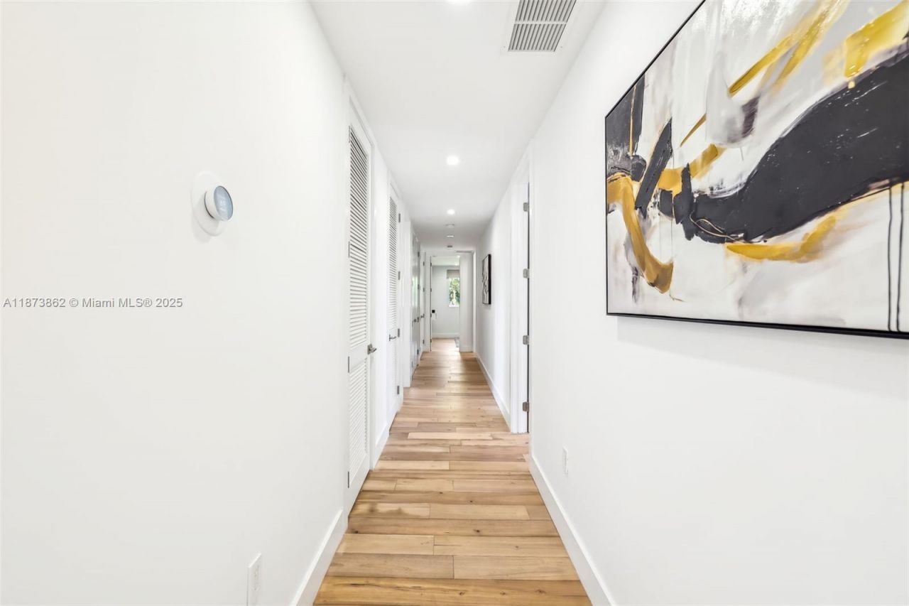 425 Harbor Dr, Key Biscayne, FL 33149 Photo