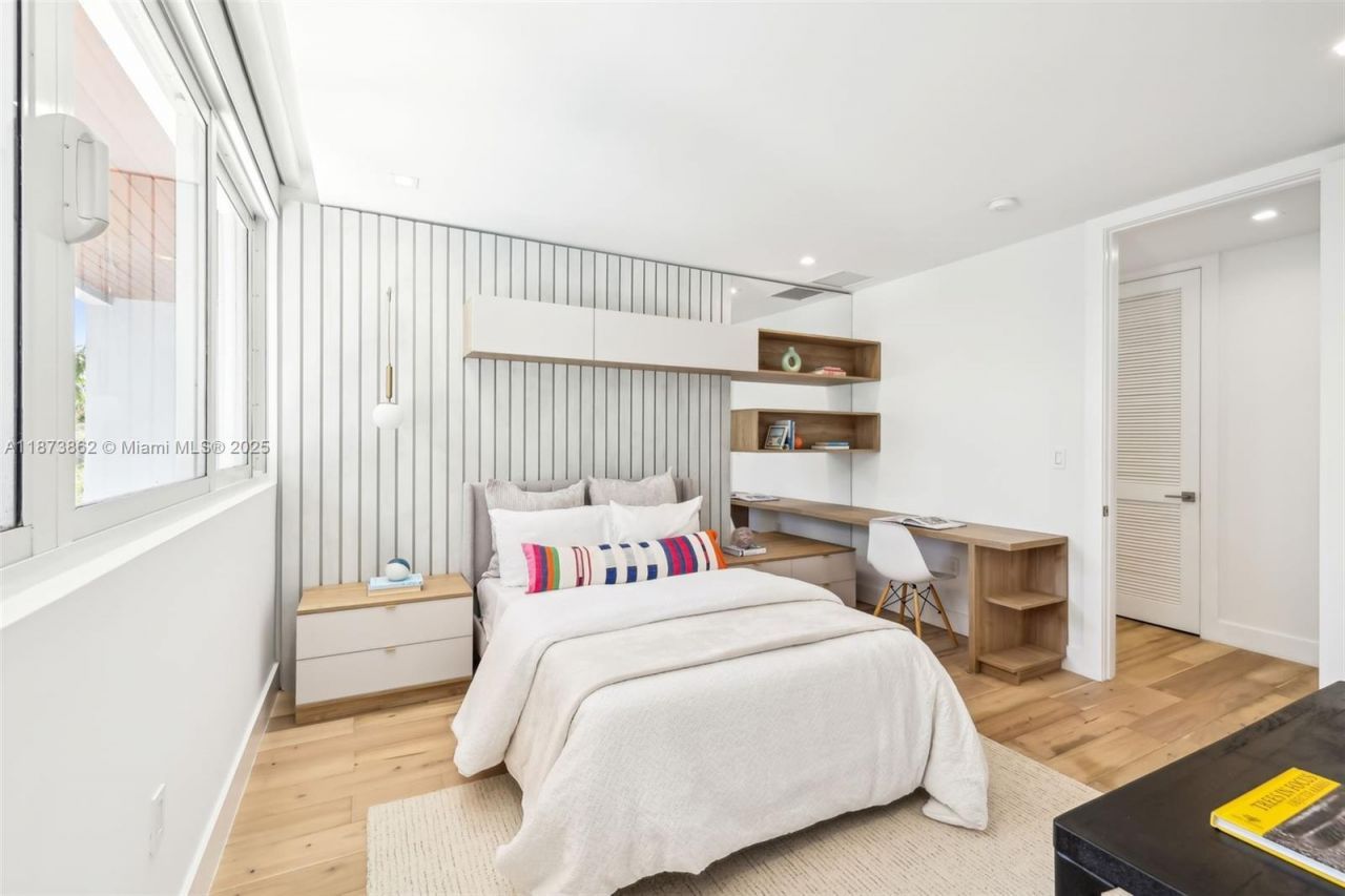 425 Harbor Dr, Key Biscayne, FL 33149 Photo