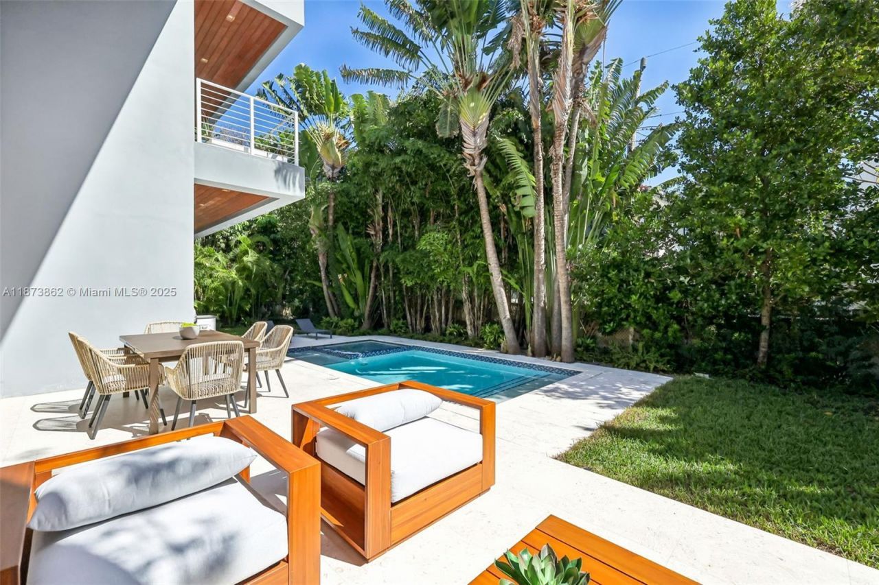 425 Harbor Dr, Key Biscayne, FL 33149 Photo