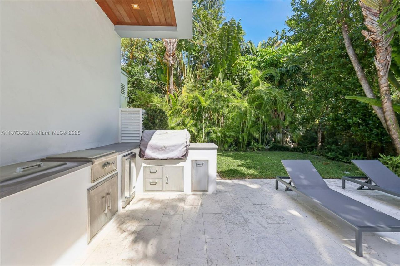 425 Harbor Dr, Key Biscayne, FL 33149 Photo