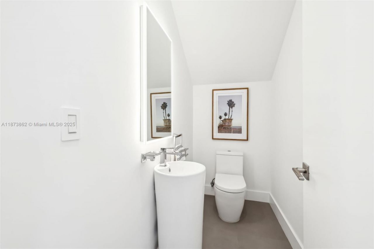 425 Harbor Dr, Key Biscayne, FL 33149 Photo