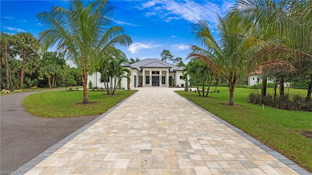 652 15th St Sw, Naples, FL 34117 Photo