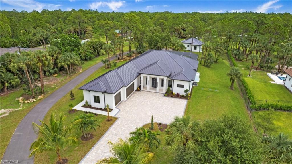 652 15th St Sw, Naples, FL 34117 Photo